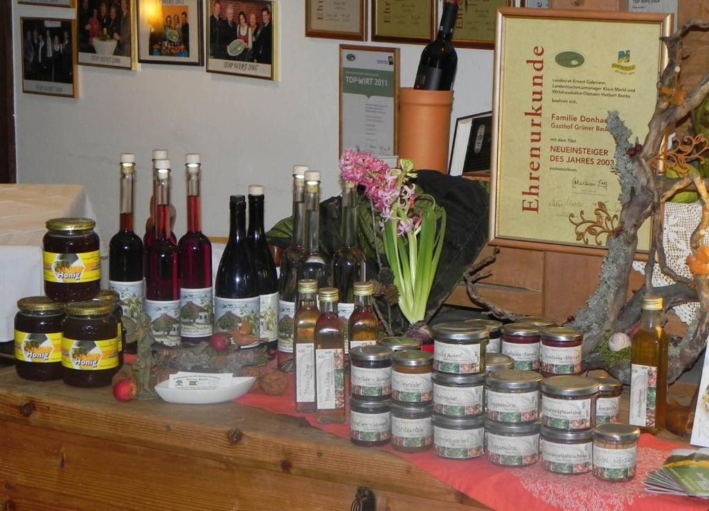 Gasthof Gruener Baum Кирхберг ам Вексел Екстериор снимка